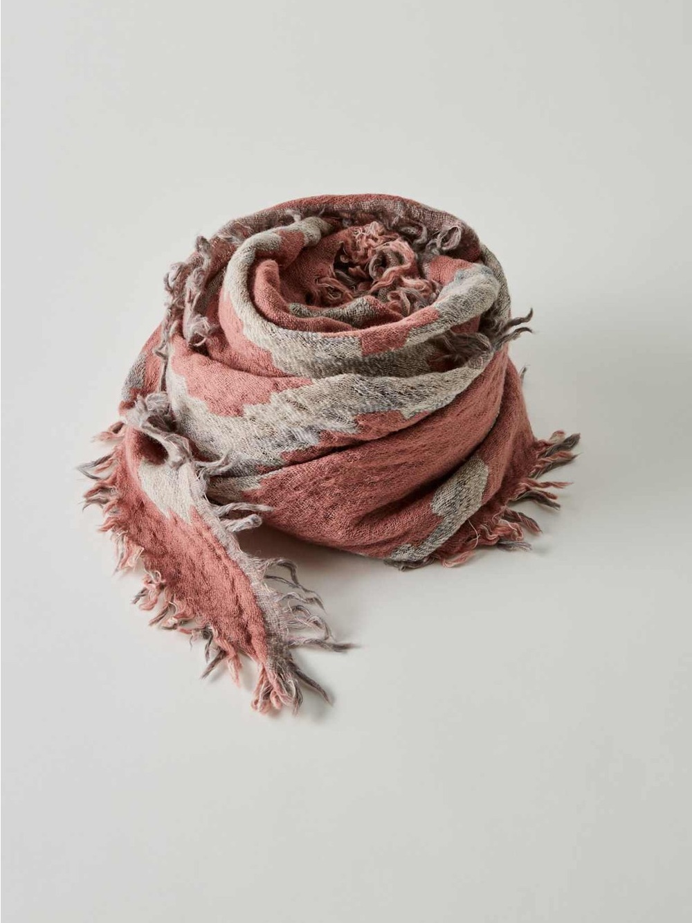 Aritzia Wilfred TRIANGULAR SCARF IN MERINO WOOL - Picture 3 of 8